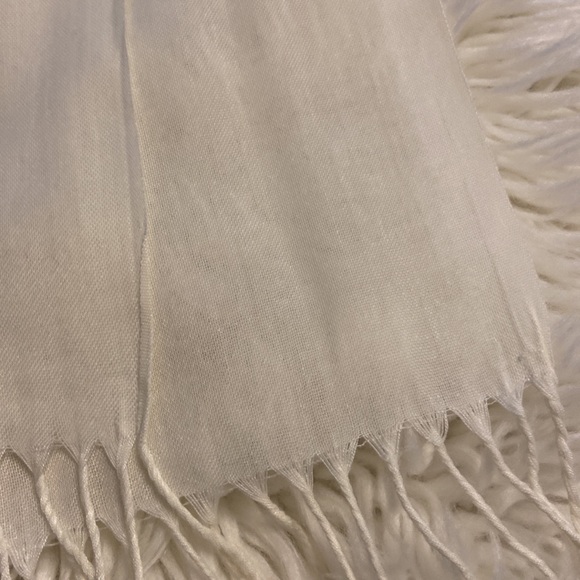 Women’s Scarf Brand New length 65” wide 26” color white/off see all photos - Picture 12 of 12
